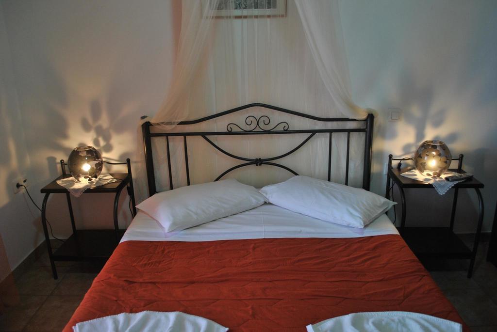 Christianna Studios Nikiana Habitación foto