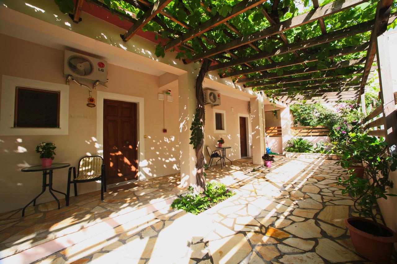Christianna Studios Nikiana Exterior foto